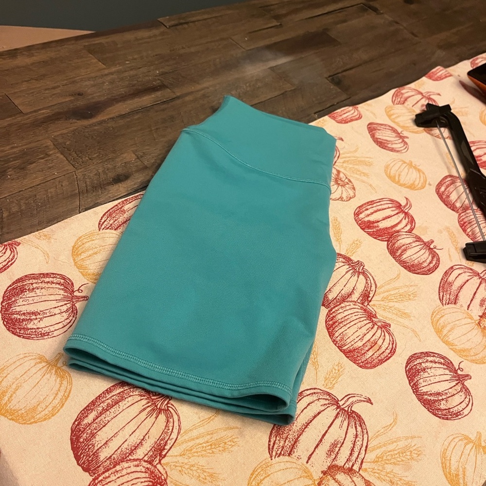 Alo High Waisted Ocean Teal Preformance Biker Shorts - Picture 13 of 15